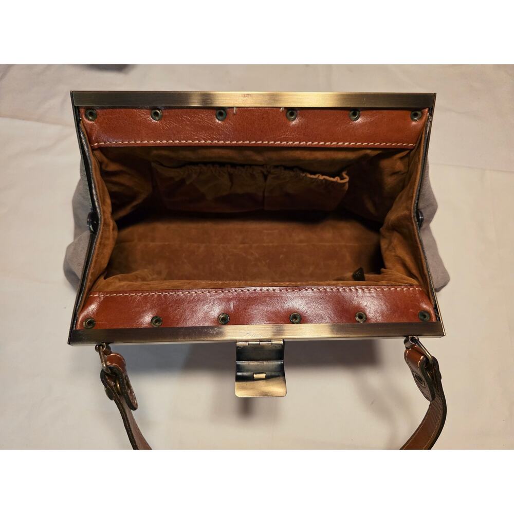 Patricia Nash leather satchel shoulder bag. Excellent condition. - Picture 11 of 13